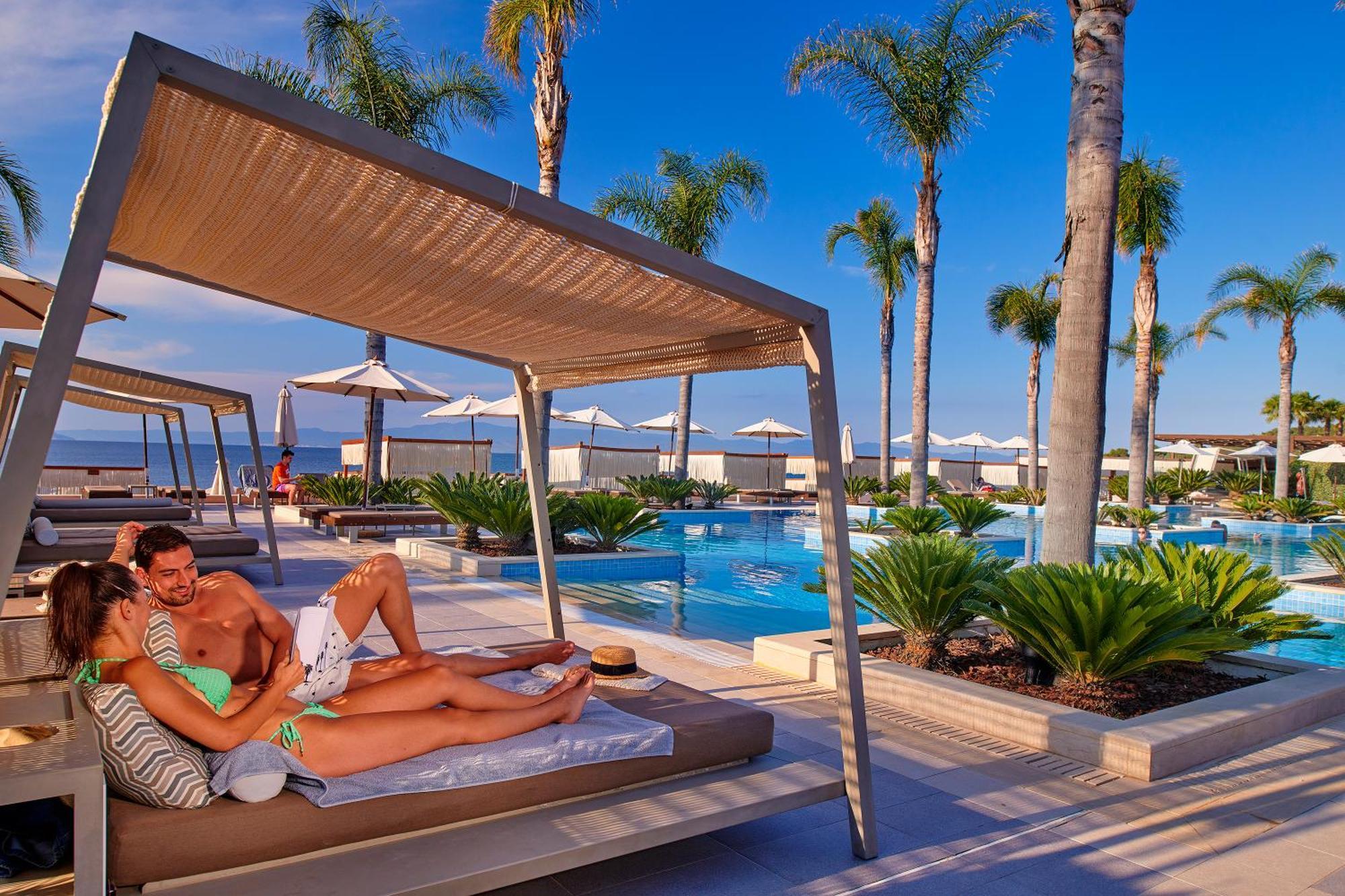 Miraggio Thermal Spa Resort Paliouri Eksteriør billede The resort's pool area