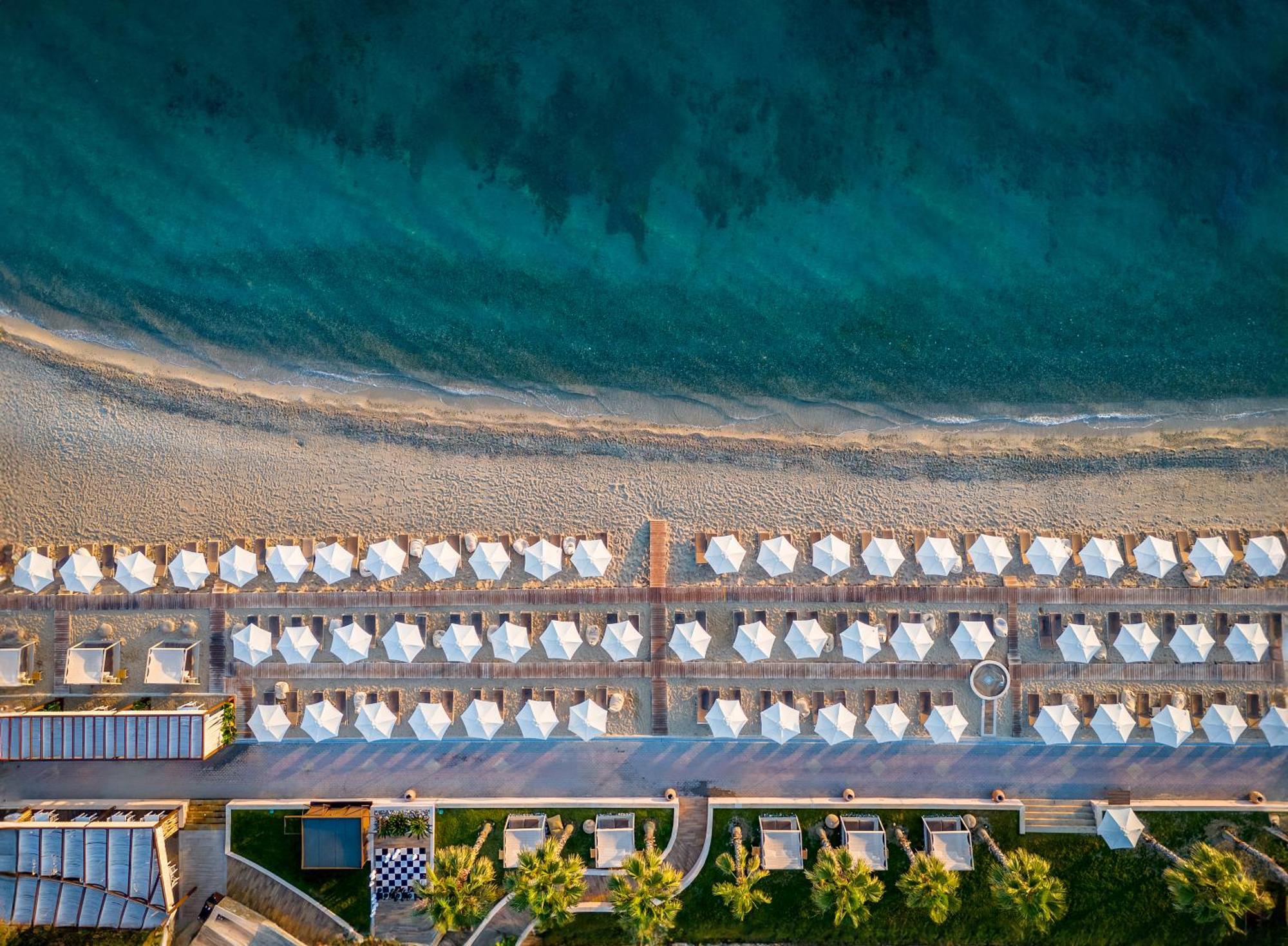 Miraggio Thermal Spa Resort Paliouri Eksteriør billede Aerial view of the beach