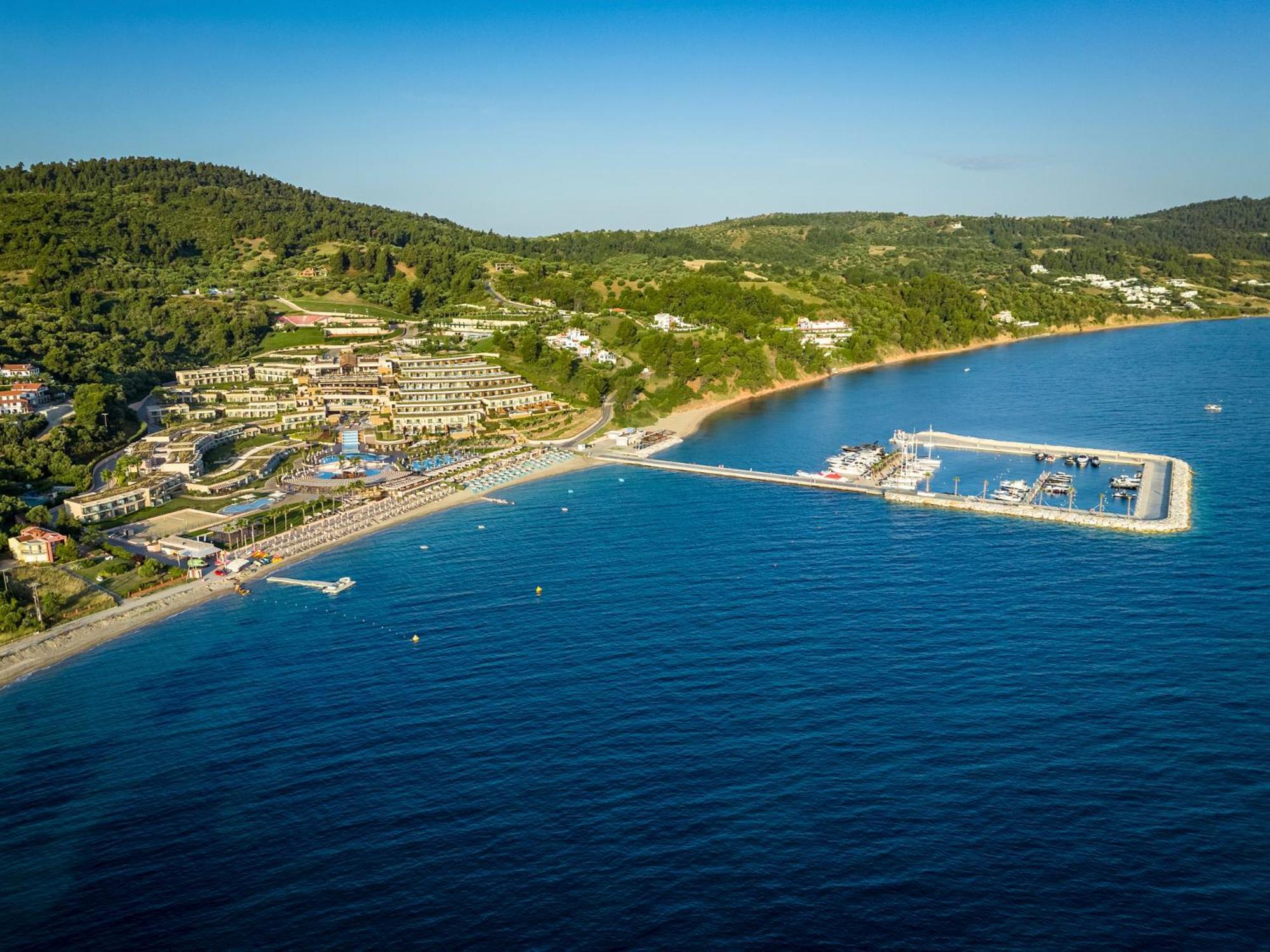 Miraggio Thermal Spa Resort Paliouri Eksteriør billede Aerial view of the port of Agia Marina