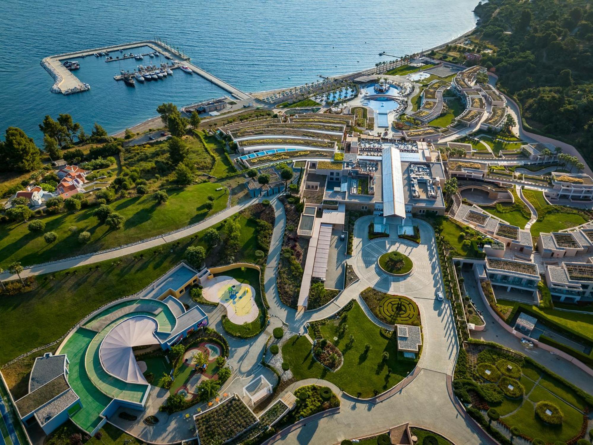 Miraggio Thermal Spa Resort Paliouri Eksteriør billede The resort from the air