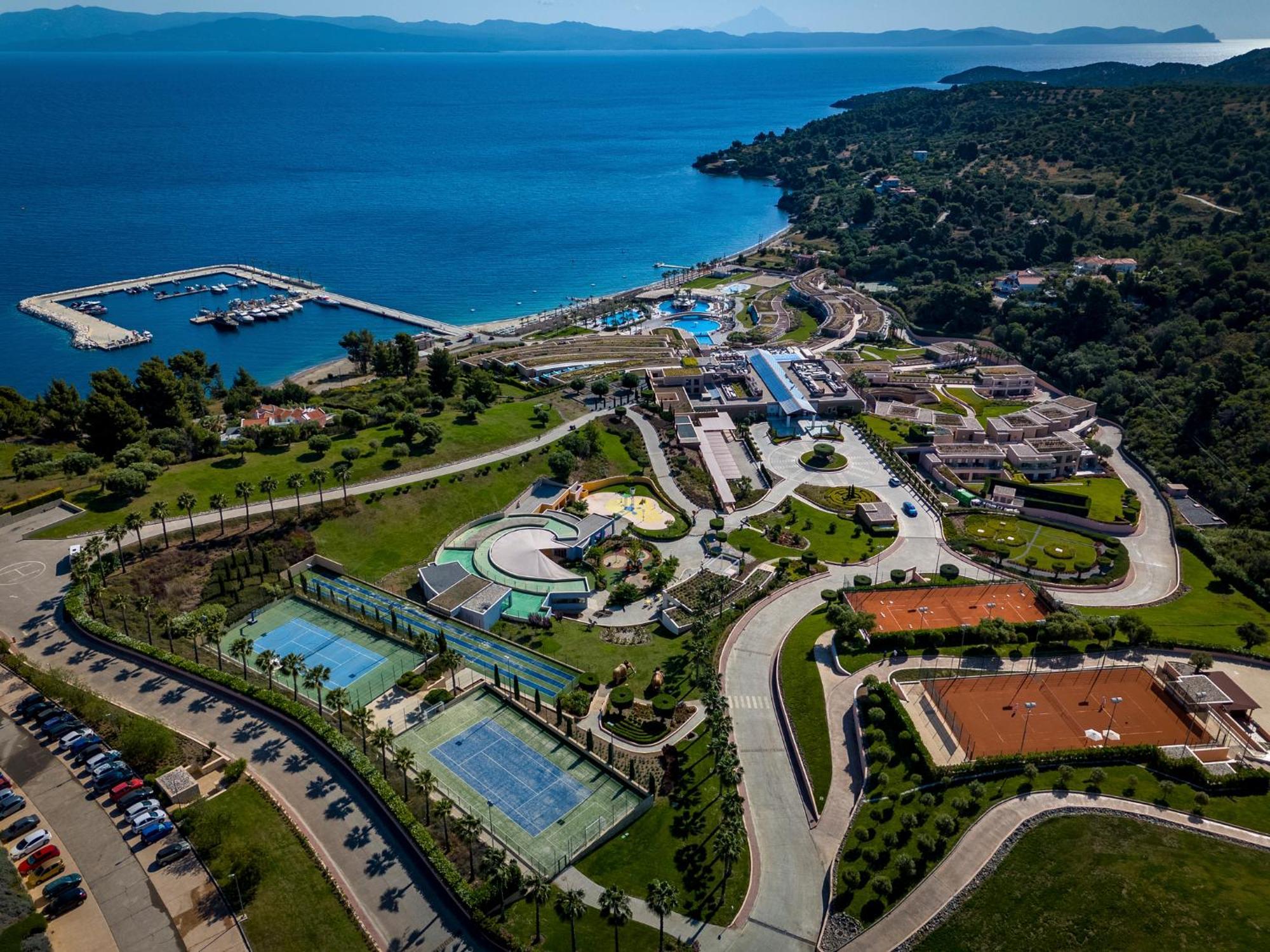 Miraggio Thermal Spa Resort Paliouri Eksteriør billede Aerial view of the resort